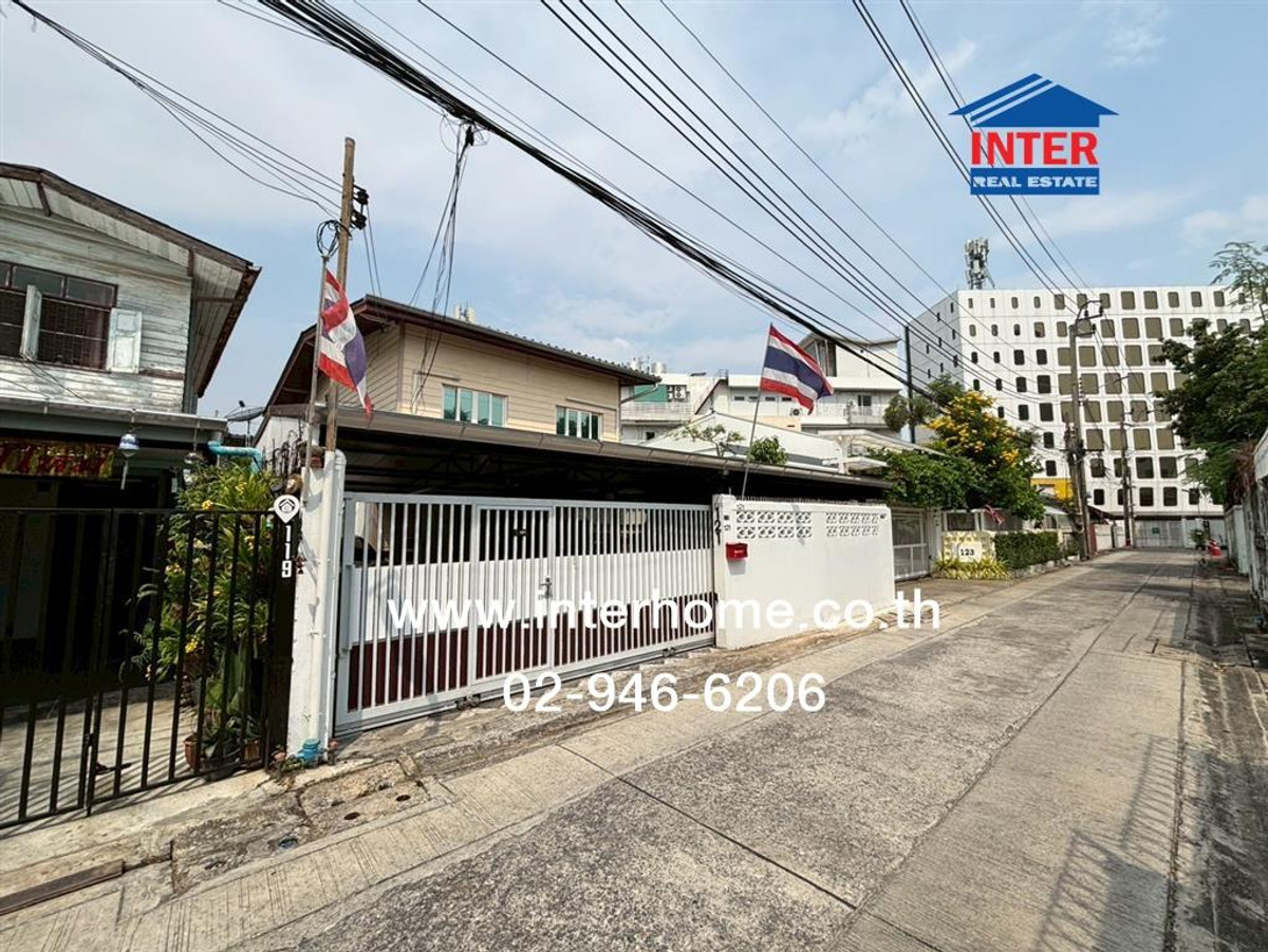 ที่ดิน + บ้าน 2 ชั้น 50 ตร.ว. ที่ดิน + บ้าน ซอยพหลโยธิน26 ถนนพหลโยธิน เขตจตุจักร กรุงเทพมหานคร ที่ดิน + บ้าน 2 ชั้น 50 ตร.ว. ที่ดิน + บ้าน ซอยพหลโยธิน26 ถนนพหลโยธิน เขตจตุจักร กรุงเทพมหานคร