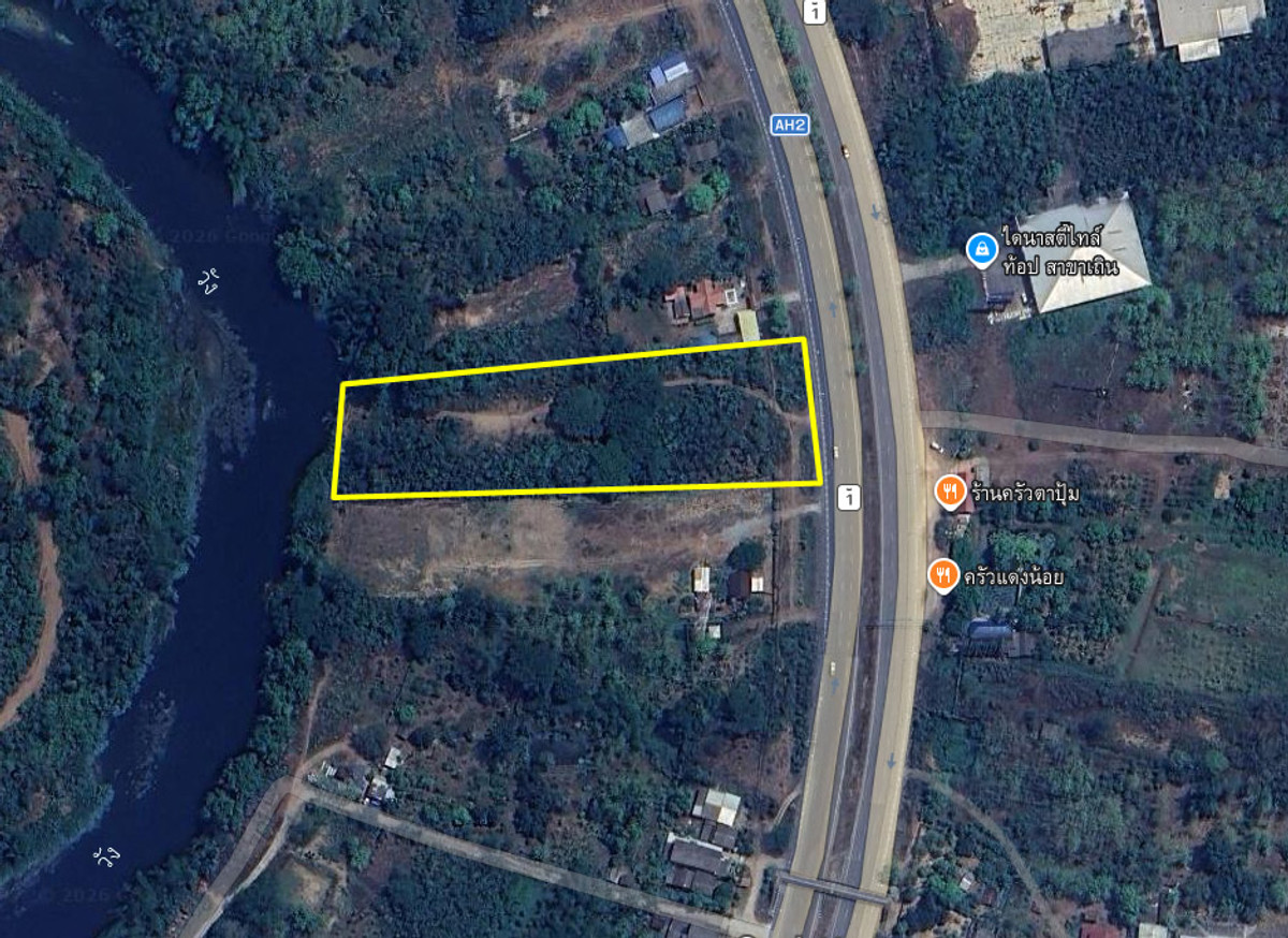 Land for sale next to Phahonyothin Road. The back is next to the Wang River, size 3.7 rai, Thoen District, Lampang Province. Land for sale next to Phahonyothin Road. The back is next to the Wang River, size 3.7 rai, Thoen District, Lampang Province.