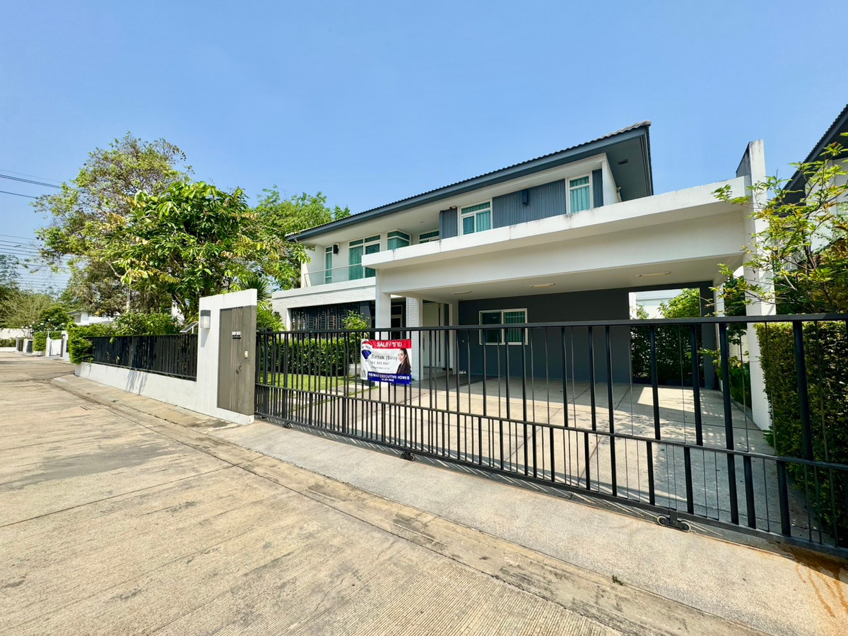 Urgent sale!! Manthana Village, Ratchaphruek Road, 4 bedrooms, corner house, large size. Urgent sale!! Manthana Village, Ratchaphruek Road, 4 bedrooms, corner house, large size.