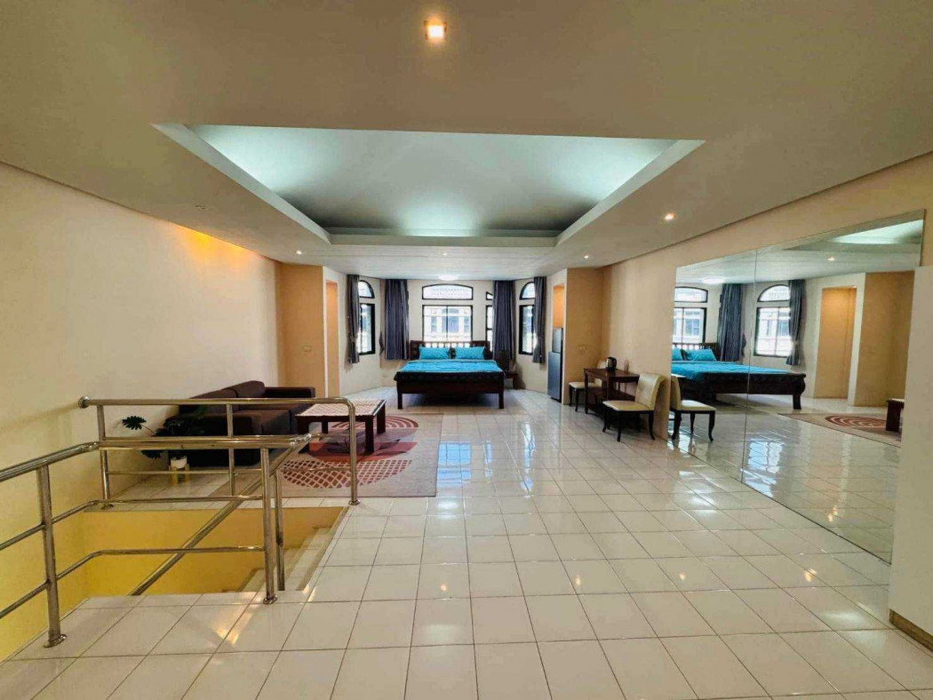 ให้เช่า ทาวน์โฮม Moo Baan Chicha Castle 350 ตรม 33 ตรว ใกล้ BTS พร้อมพงษ์ – รูปที่ 4