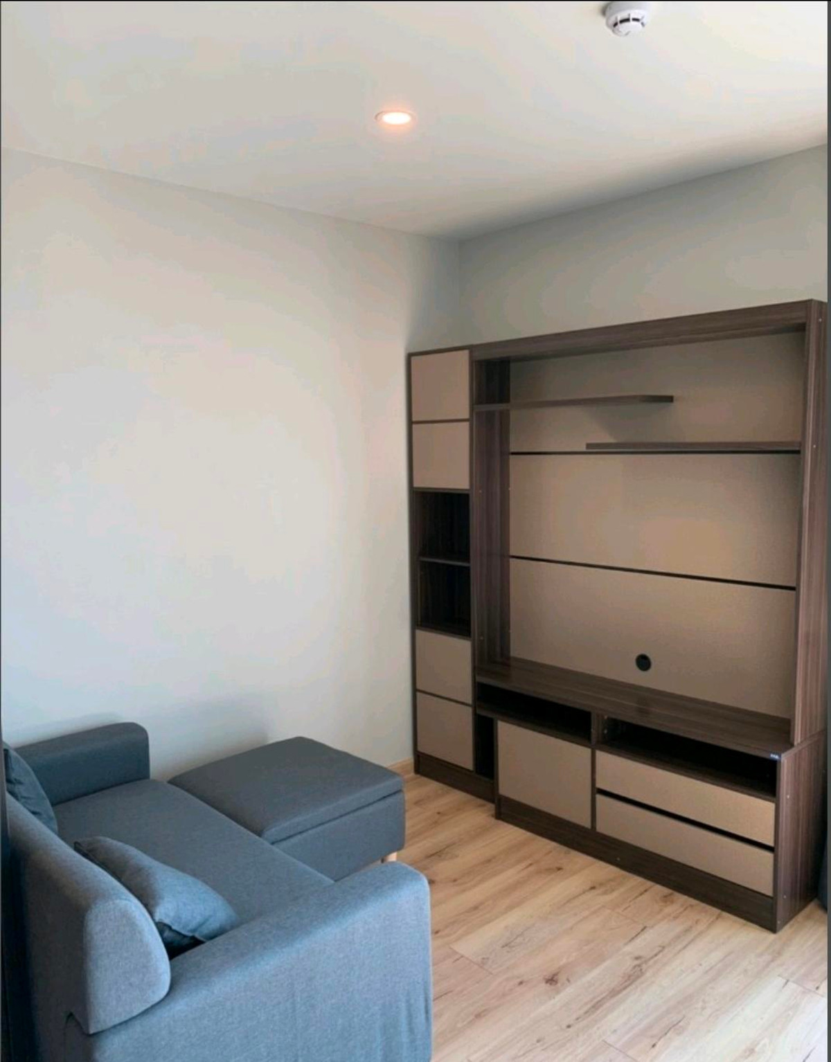 For sale or rent BRIX Condo Charan Sanitwong 64 BRIX Condo Charan 64 Condominium Soi Charansanitwong 64 Charansanitwong, Bang Yi Khan Subdistrict, Bang Phlat District, Bangkok Area 52.20 sq m. 2 bedrooms, 2 bathrooms, 1 living room 9th floor, corner  – รูปที่ 4