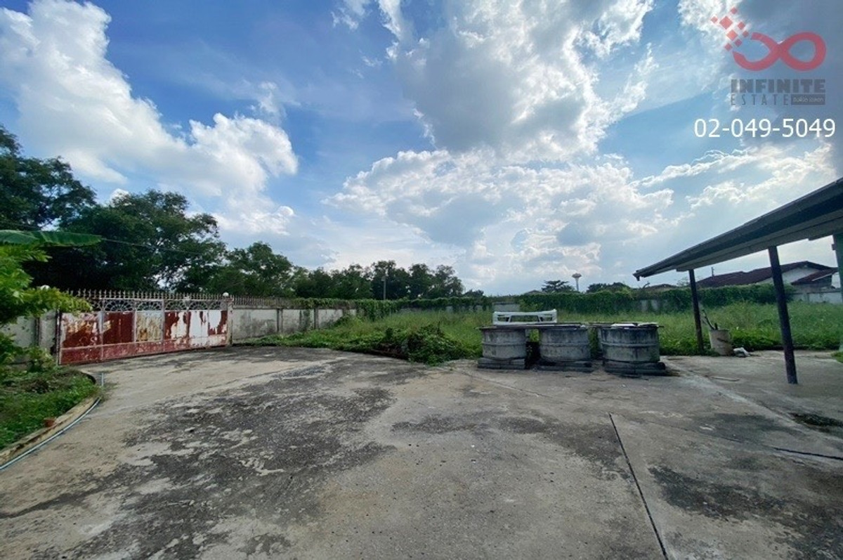 Land for sale with building, 400 sq m, Thepkunchorn 45, Khlong Luang, Pathum Thani. Land for sale with building, 400 sq m, Thepkunchorn 45, Khlong Luang, Pathum Thani.