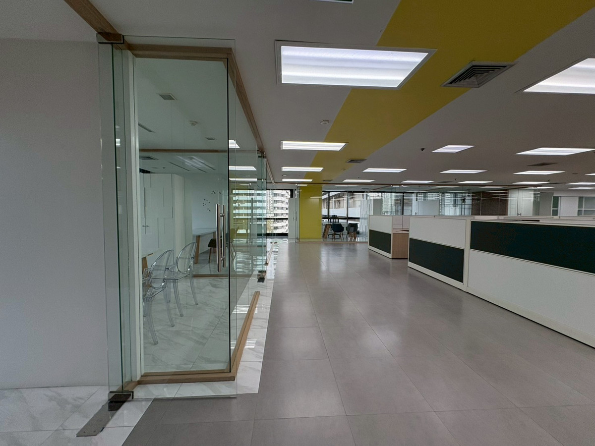 Fully furnished office for rent Lake Ratchada BTS Asoke 672 sqm – รูปที่ 4