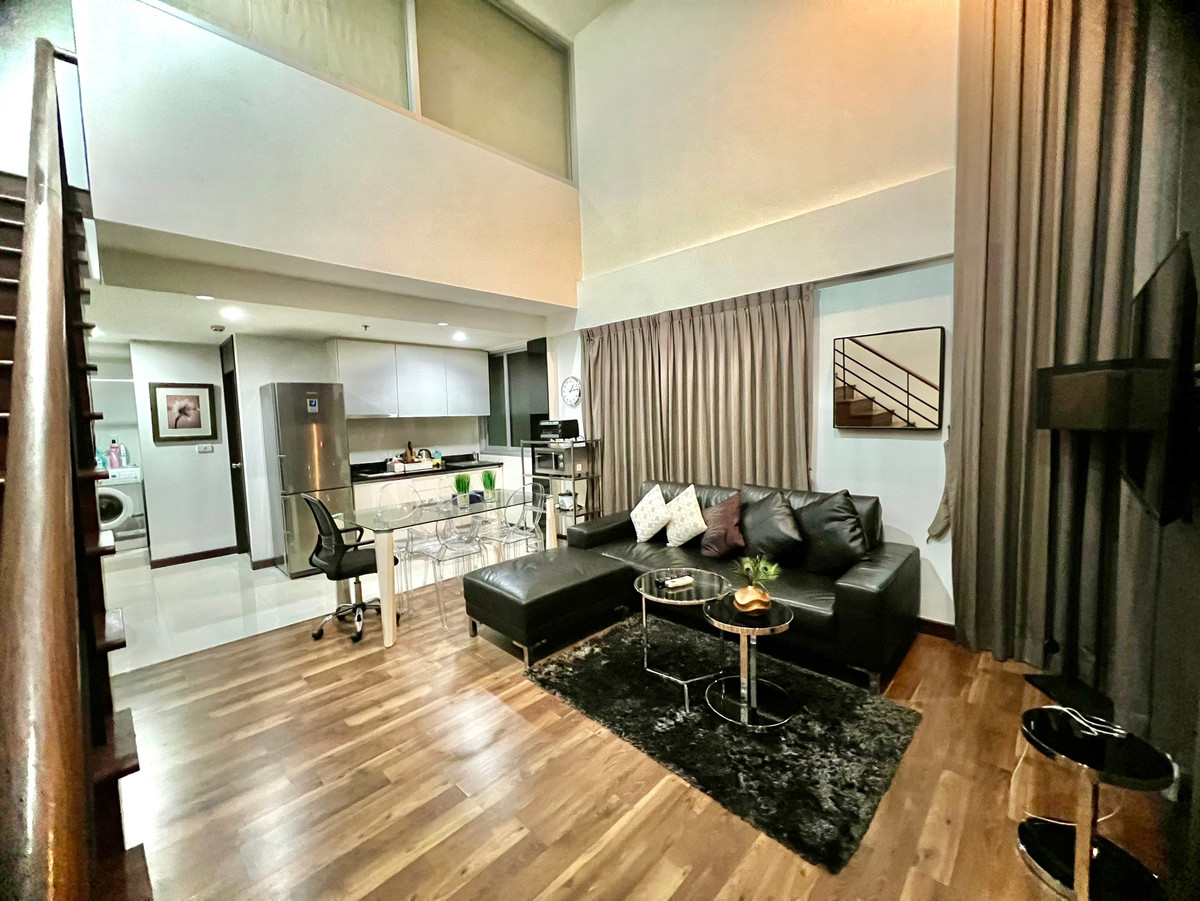 Condo for sale at The Ratchadamri only 200 meters from BTS Ratchadamri Condo for sale at The Ratchadamri only 200 meters from BTS Ratchadamri