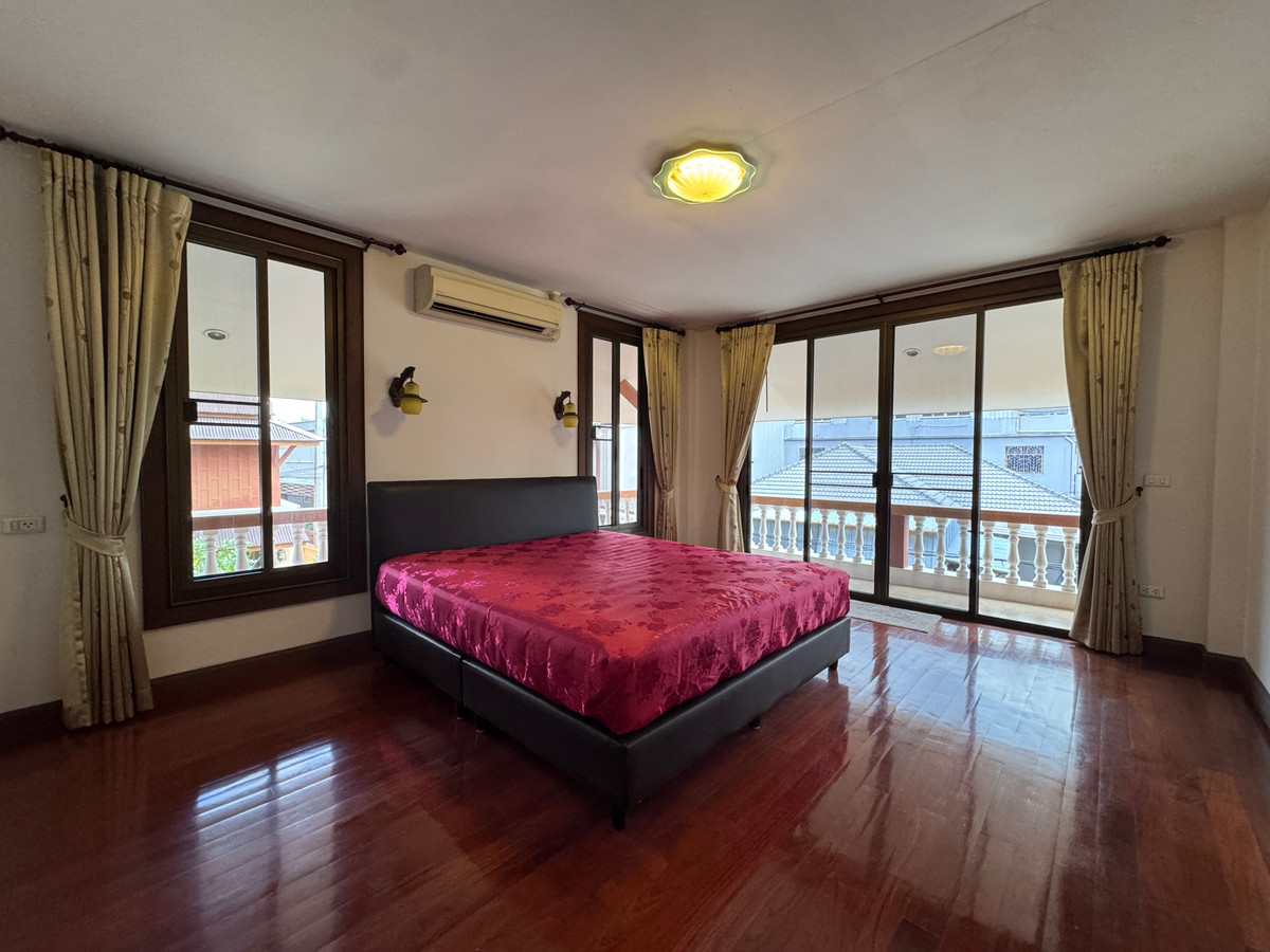 บ้านพร้อมที่ดิน “เรือนไทยหลังงาม” ทำเลทอง งามวงศ์วาน 19 ใกล้เดอะมอลล์งามวงศ์วาน – รูปที่ 3
