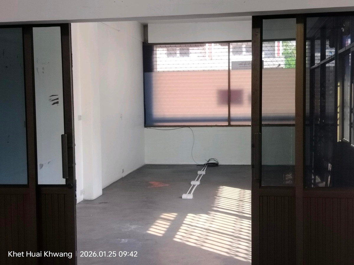Office for rent in Rachadaphisek Huikwang Suttisan Office for rent in Rachadaphisek Huikwang Suttisan