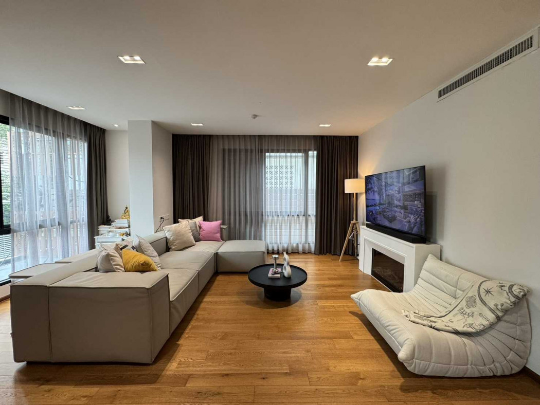 Condo for sale: Mieler Sukhumvit 40, 128.84 sq m, near BTS Ekkamai. Condo for sale: Mieler Sukhumvit 40, 128.84 sq m, near BTS Ekkamai.