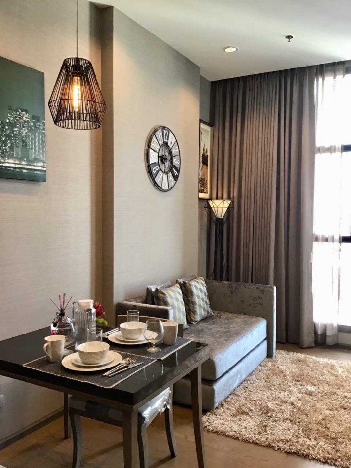 Condo for Sale, THE DIPLOMAT SATHORN, 42.50 sq m, near Empire Tower.