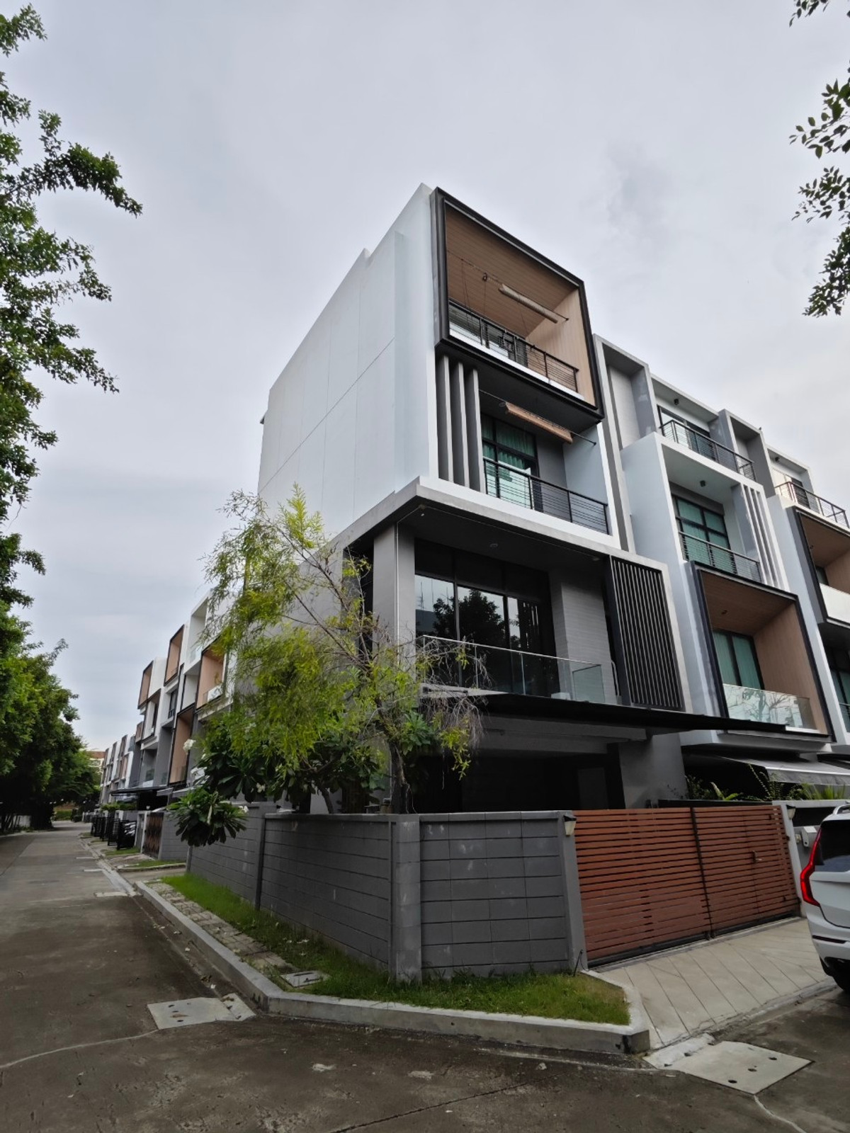 เนอวานา ดีฟายน์ พระราม 9 / 3 ห้องนอน (ขาย), Nirvana Define rama 9 / 3 Bedrooms (FOR SALE) BZD180 เนอวานา ดีฟายน์ พระราม 9 / 3 ห้องนอน (ขาย), Nirvana Define rama 9 / 3 Bedrooms (FOR SALE) BZD180