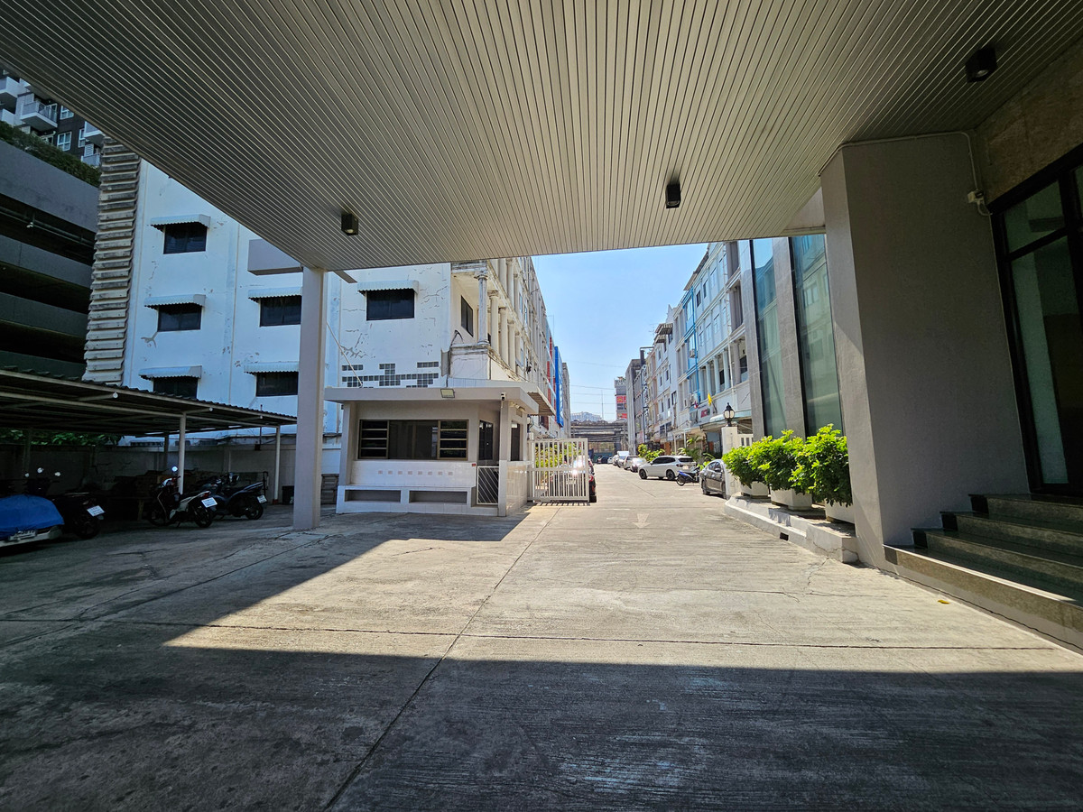 ขายอาคารสำนักงาน 13 ชั้น ถนนวงศ์สว่าง บางซื่อ กรุงเทพฯ พื้นที่ใช้สอย 4,000 ตร.ม. ตรงข้ามบิ๊กซี วงศ์สว่าง ราคา 270,000,000 บาท – รูปที่ 3
