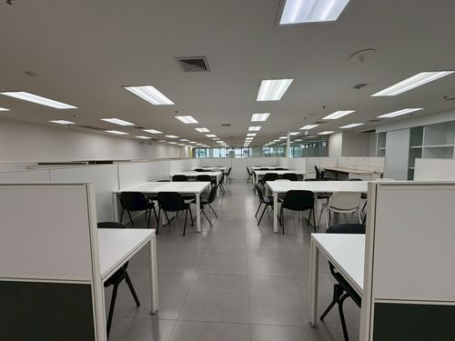 Fully furnished office for rent Lake Ratchada BTS Asoke 672 sqm