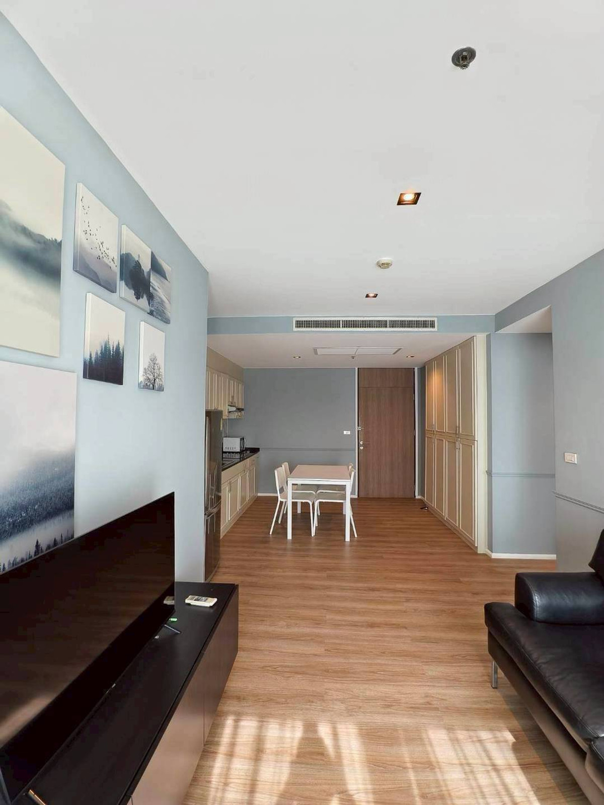 For sale: Noble Remix Sukhumvit 36, ready-to-move-in condo, next to BTS Thonglor, Building A, 29th floor, 2 bedrooms, area: 78.24 sq m, price 9.9 MB.*