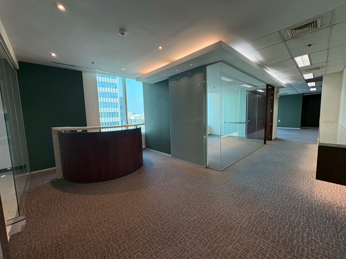 พื้นที่สำนักงานให้เช่าที่อาคาร Interchange 21 184 ตร.ม. เชื่อมต่อ BTS/MRT