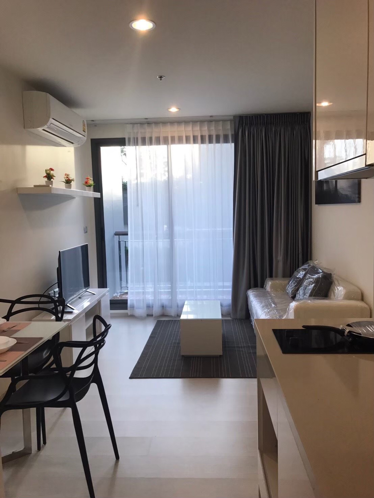 Rhythm Sukhumvit 42 / 1 Bedroom (SALE WITH TENENT), ริทึ่ม สุขุมวิท 42 / 1 ห้องนอน (ขายพร้อมผู้เช่า) AA680