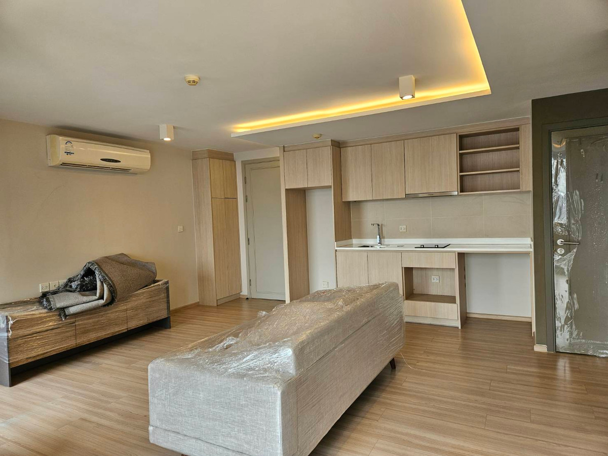 Maestro 12 Low rise condo in the heart of Ratchathewi, pets allowed, 8.4 million baht. Maestro 12 Low rise condo in the heart of Ratchathewi, pets allowed, 8.4 million baht.