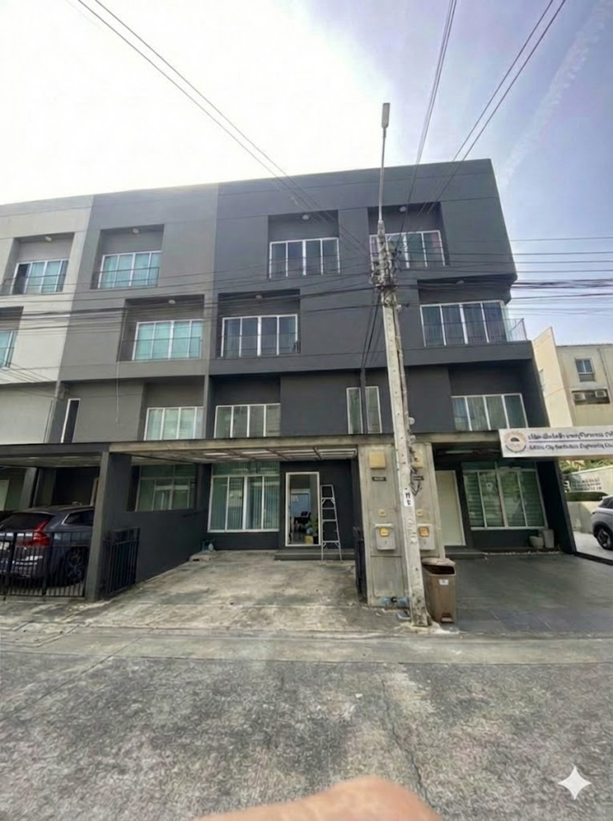 ขายทาวน์โฮม 3 ชั้นครึ่ง กำลังรีโนเวท ม.พาทิโอ แจ้งวัฒนะ-เมืองทอง ทำเลดี เดินไปอิมแพคได้ – รูปที่ 2
