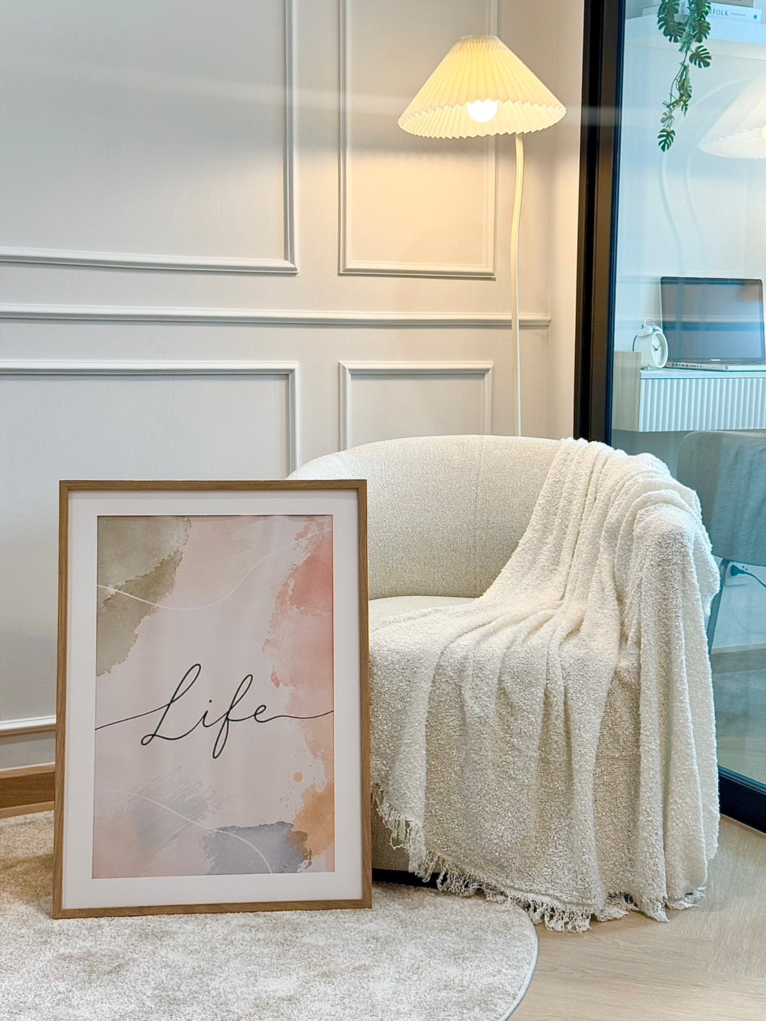 Life One Wireless - No need to dismantle, no need to build anything additional. Just choose to buy a sofa + dining table that is just you!! /35 sq m / 5th floor