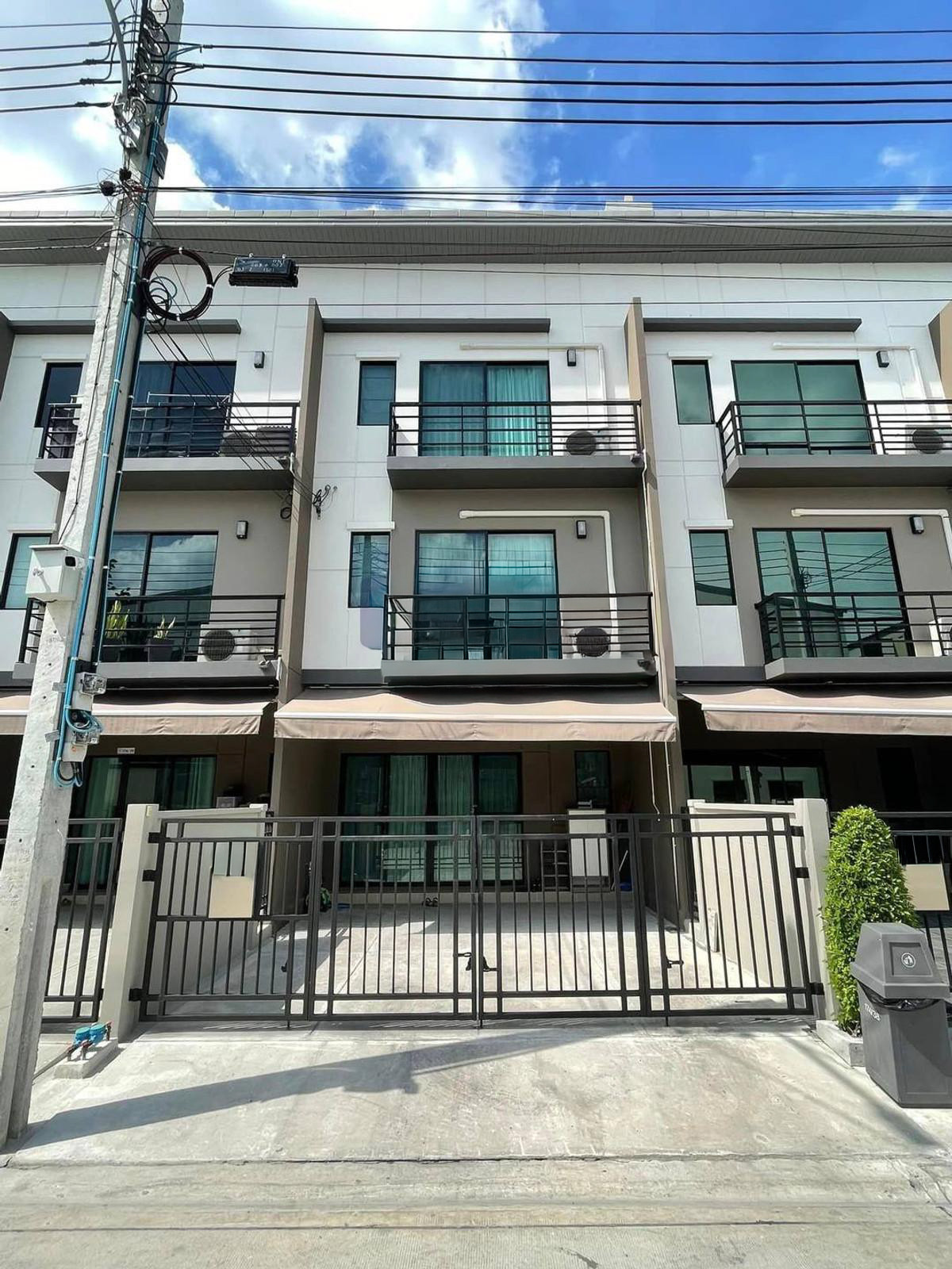 BEST DEAL! หน้าบ้านไม่ชนใคร ใหม่พร้อมอยู่ 💥 บ้านกลางเมือง ศรีนครินทร์ - อ่อนนุช / 3 ห้องนอน (ขาย), Baan Klang Muang Srinakarin - Onnut / 3 Bedrooms (FOR SALE) FON269 BEST DEAL! หน้าบ้านไม่ชนใคร ใหม่พร้อมอยู่ 💥 บ้านกลางเมือง ศรีนครินทร์ - อ่อนนุช / 3 ห้องนอน (ขาย), Baan Klang Muang Srinakarin - Onnut / 3 Bedrooms (FOR SALE) FON269