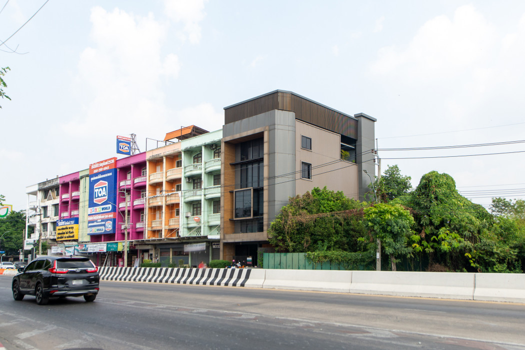 For sale: 6-story home office unit in a prime location on Sukhaphiban 5 main road. Ideal for business or office use. Size: 54 sq.wa. – รูปที่ 2