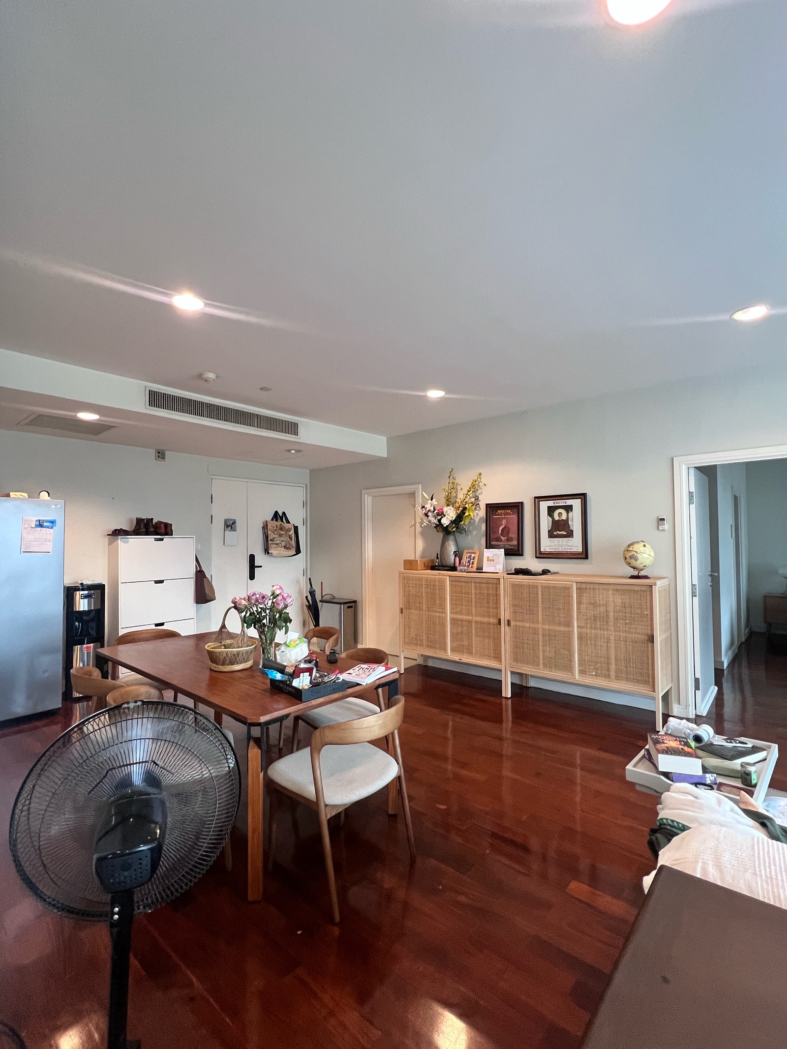 📌ขาย คอนโด Wilshire sukhumvit22 ขนาด 2 ห้องนอน 2 ห้องน้ำ ขนาด 132.49 ตร.ม. ราคา 14.49 mb ห้องใหญ่ แต่งครบ วิวไม่บลอค ทำเลดีมาก ใจกลางอโศก Call : 088-753-2858 ปราย