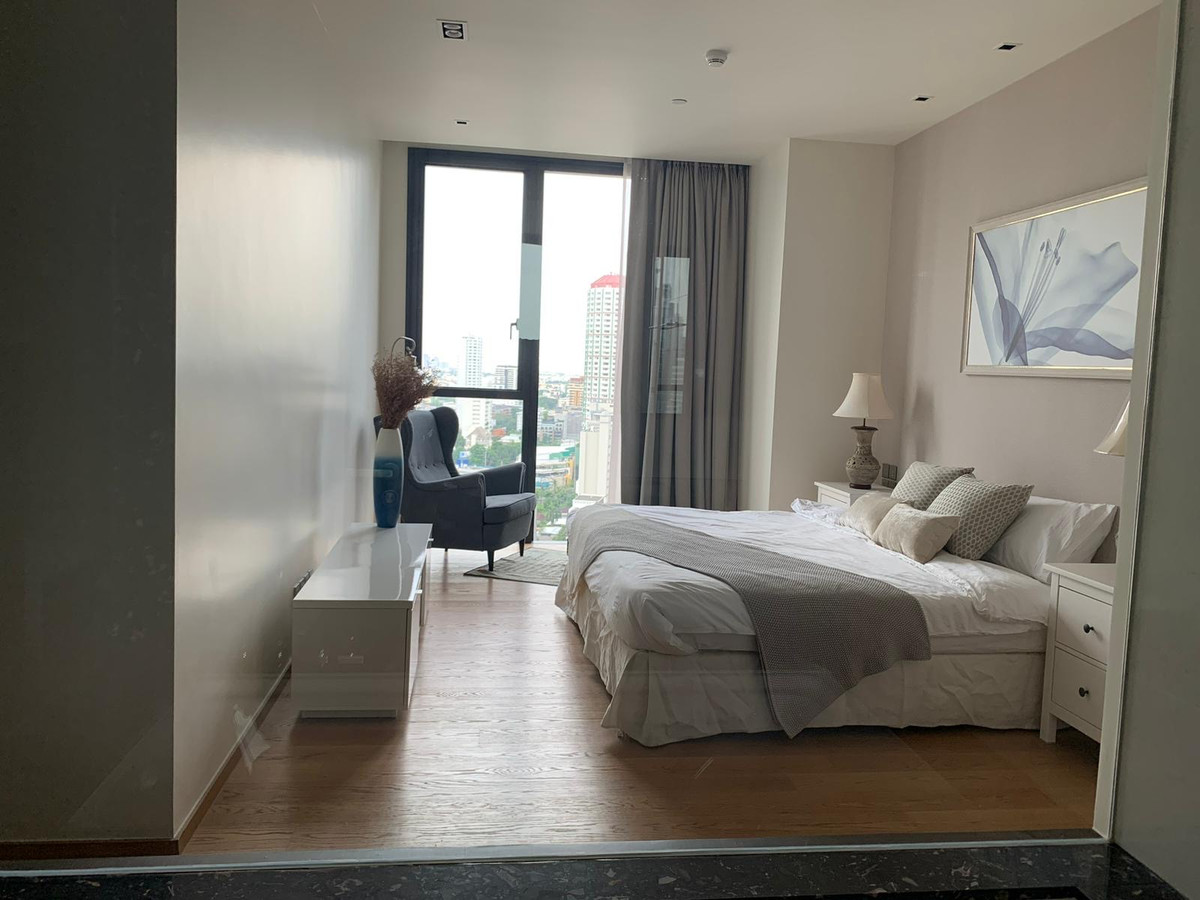 (For Rent/Sale) BEATNIQ Sukhumvit 32 – Ultra-Luxury Corner Unit near BTS Thong Lo A rare, spacious corner layout in the heart of Sukhumvit. Features elegant design, high-end privacy, and premium amenities.