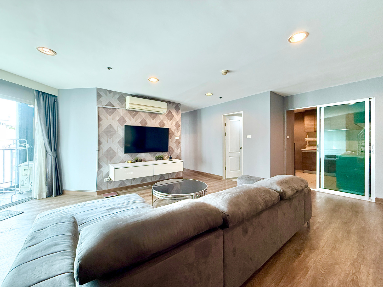 🚀 Belle Grand Rama 9 - 110 sq m. 3 bedrooms, 2 bathrooms, ready to move in 092-545-6151 (Team)