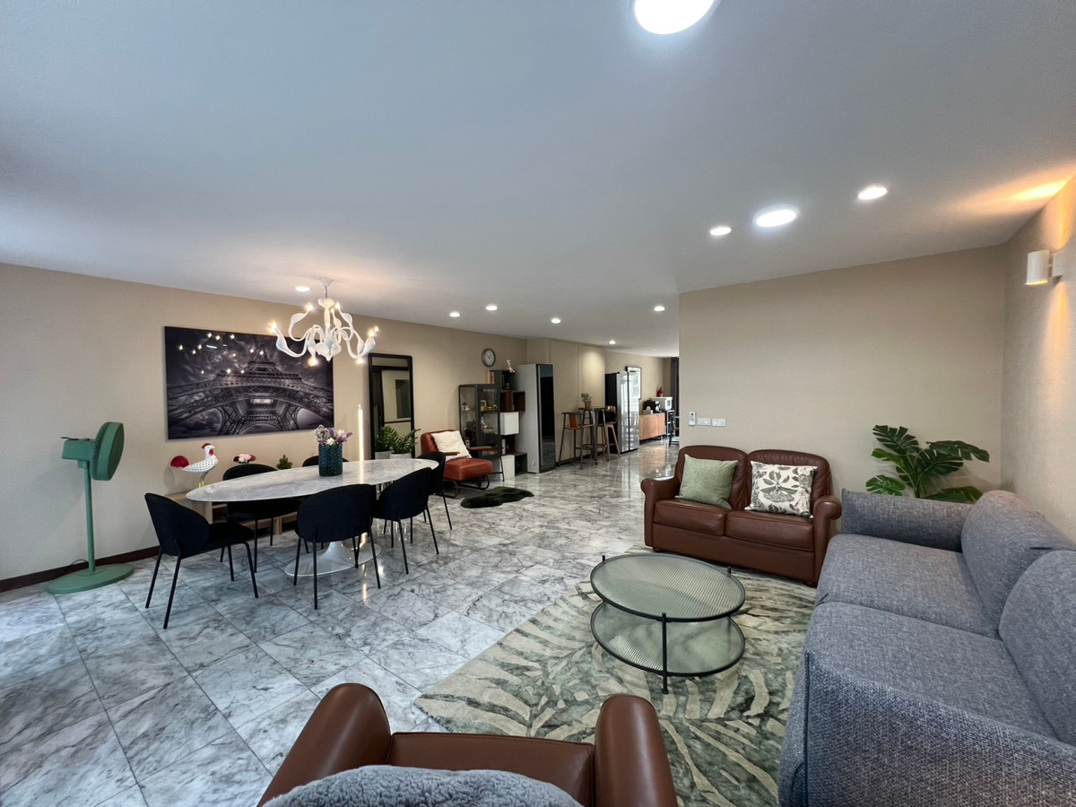 5-Storey Renovated Townhome Pattanakarn 52 5-Storey Renovated Townhome Pattanakarn 52