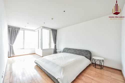 ✨ For Rent : The Empire Place  Condo ✨  💰 Only 100,000 thb/month