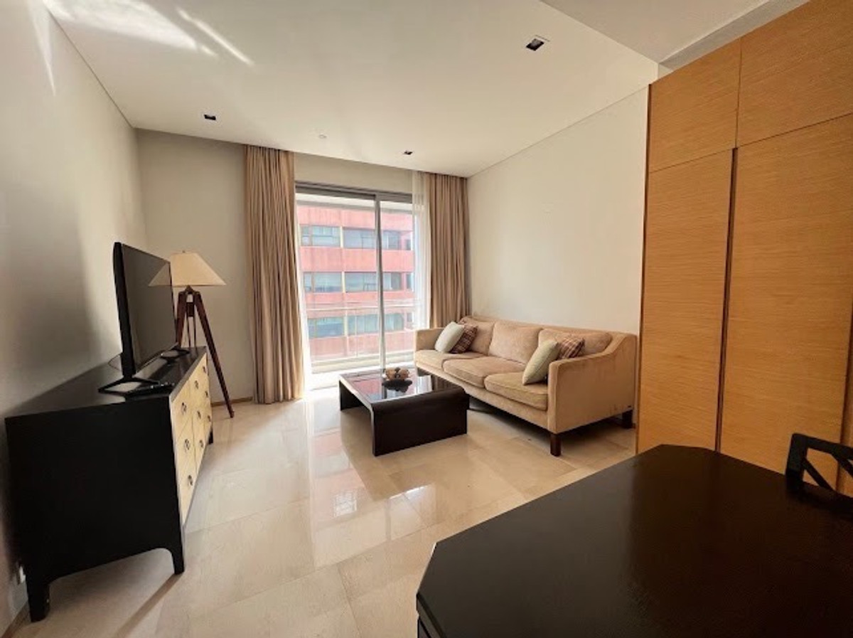 1-Bedroom Condo for Rent at prime Silom–Saladaeng location near BTS Sala Daeng and MRT Silom, ideal for city living