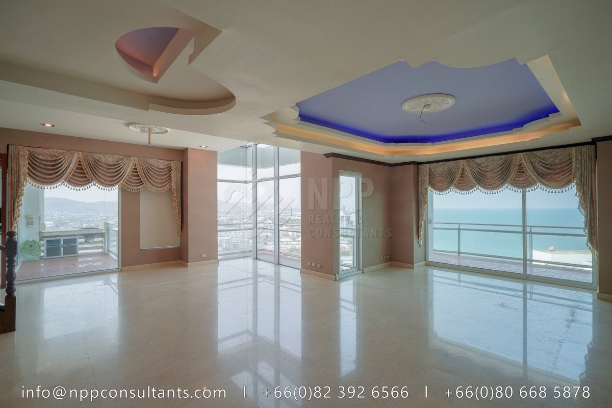 For Sale:  Penthouse Duplex - Baan Lonsai Beachfront Condominium, Hua Hin 🏖️