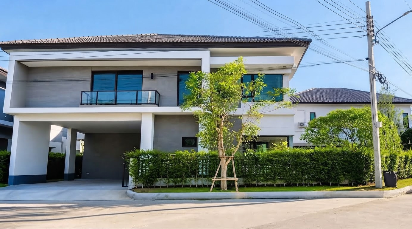 Single house for sale, Centro Ratchaphruek, Suan Phak, corner house, not next to anyone, private, very shady. Single house for sale, Centro Ratchaphruek, Suan Phak, corner house, not next to anyone, private, very shady.