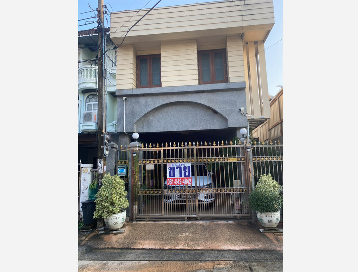 For inquiries, call: 081-842-4842 Townhouse for sale, 3 floors, Soi Lat Pla Khao 33, new addition, 29 square meters, 4 bedrooms, 3 bathrooms (in front of the house does not collide with other houses, very private), near BTS Kasetsart. For inquiries, call: 081-842-4842 Townhouse for sale, 3 floors, Soi Lat Pla Khao 33, new addition, 29 square meters, 4 bedrooms, 3 bathrooms (in front of the house does not collide with other houses, very private), near BTS Kasetsart.