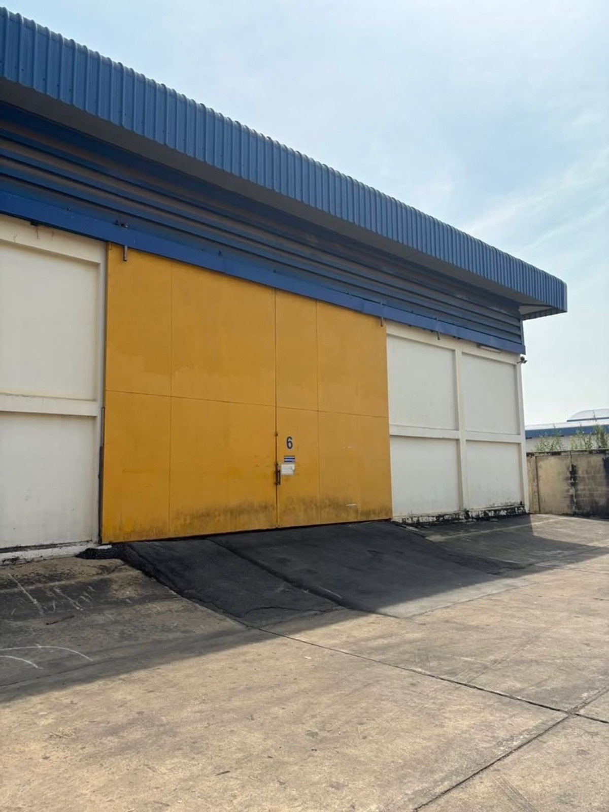 Warehouse for rent, Rama 2, Soi Wat Samae Dam, large size, containers can enter. Warehouse for rent, Rama 2, Soi Wat Samae Dam, large size, containers can enter.