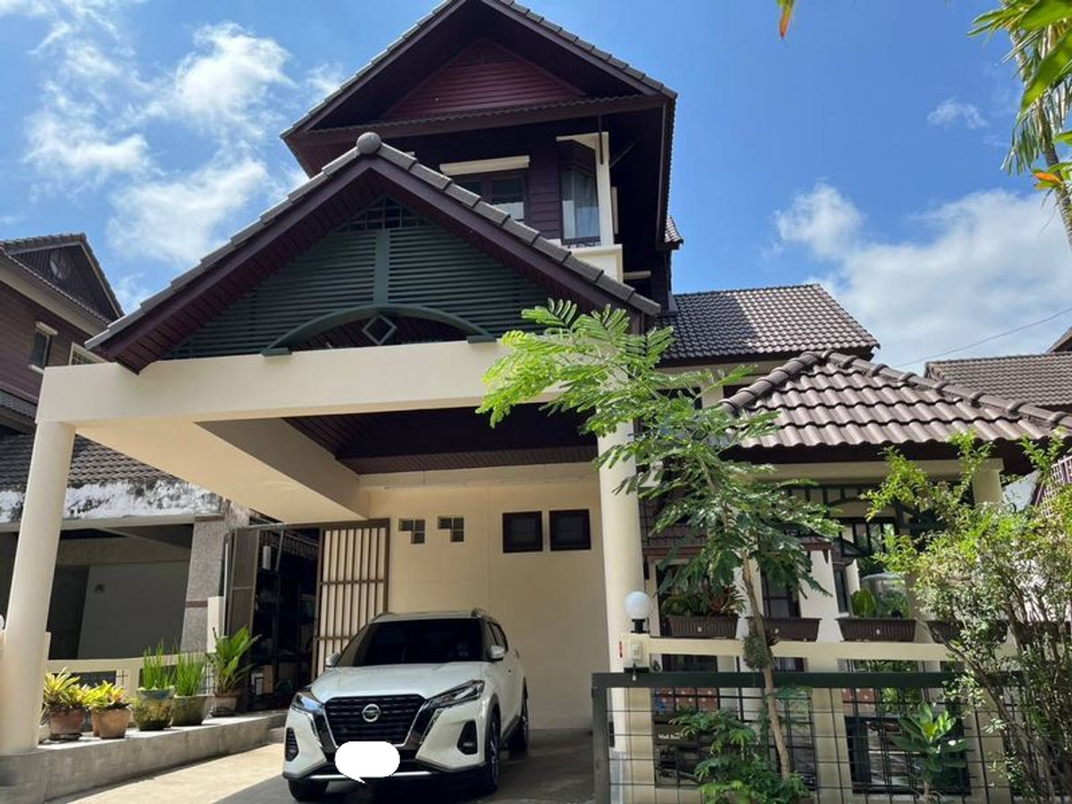 Single house, Ban Suan Rim Klong Village, 77 square wah, 4 bedrooms, Bang Mot Subdistrict, Chom Thong District, Bangkok. Single house, Ban Suan Rim Klong Village, 77 square wah, 4 bedrooms, Bang Mot Subdistrict, Chom Thong District, Bangkok.