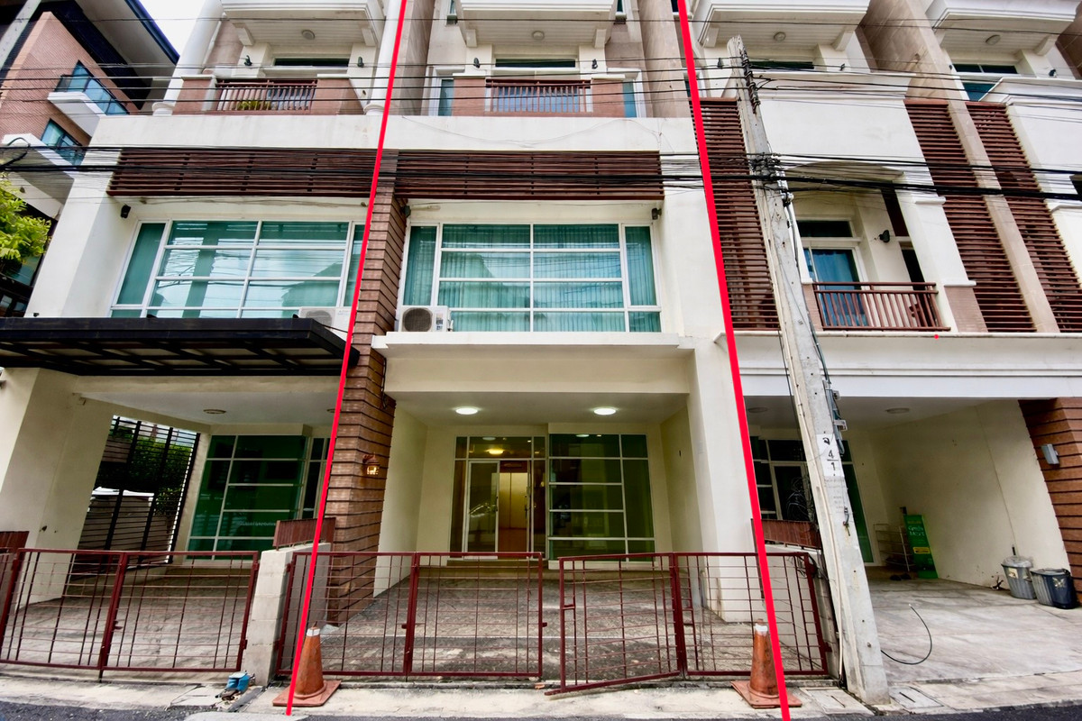 For Rent: 4-Storey Townhome at Premium Place Ekkamai–Ramintra 2 | Spacious Home Office Layout | Prime Expressway Location