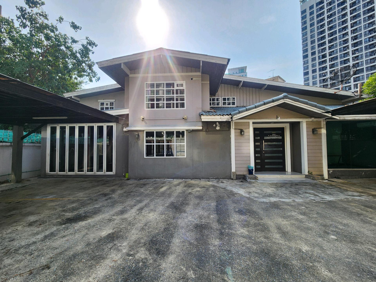 ขาย / ให้เช่า บ้านเดี่ยวทำเลศักยภาพ ติดรถไฟฟ้า เหมาะทำ Home Office ขาย / ให้เช่า บ้านเดี่ยวทำเลศักยภาพ ติดรถไฟฟ้า เหมาะทำ Home Office