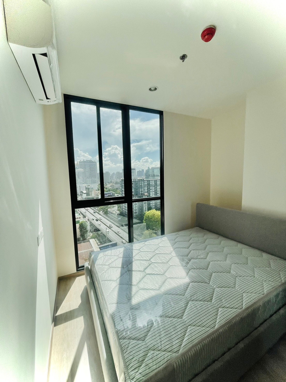 [30,000.-] ให้เช่า Nue District R9 ชั้น 17 อาคาร R | 2 นอน 35 ตรม. แต่งครบ วิวสวย