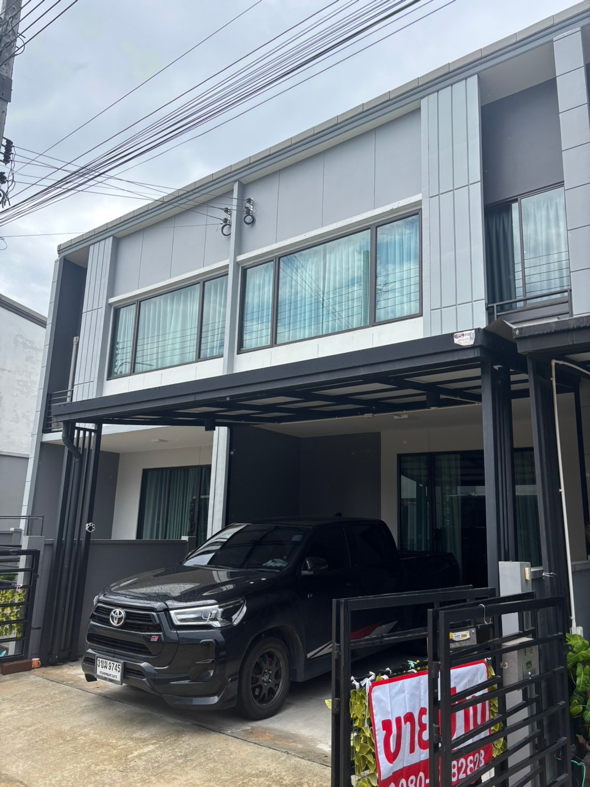 ขายทาวน์เฮาส์ 2 ชั้น รวมเฟอร์นิเจอร์ เครื่องใช้ไฟฟ้าทั้งหมด  ทำเลดี ซอยมังกร ใกล้ตลาด ทางด่วน 3 ห้องนอน 2 ห้องน้ำ – รูปที่ 3