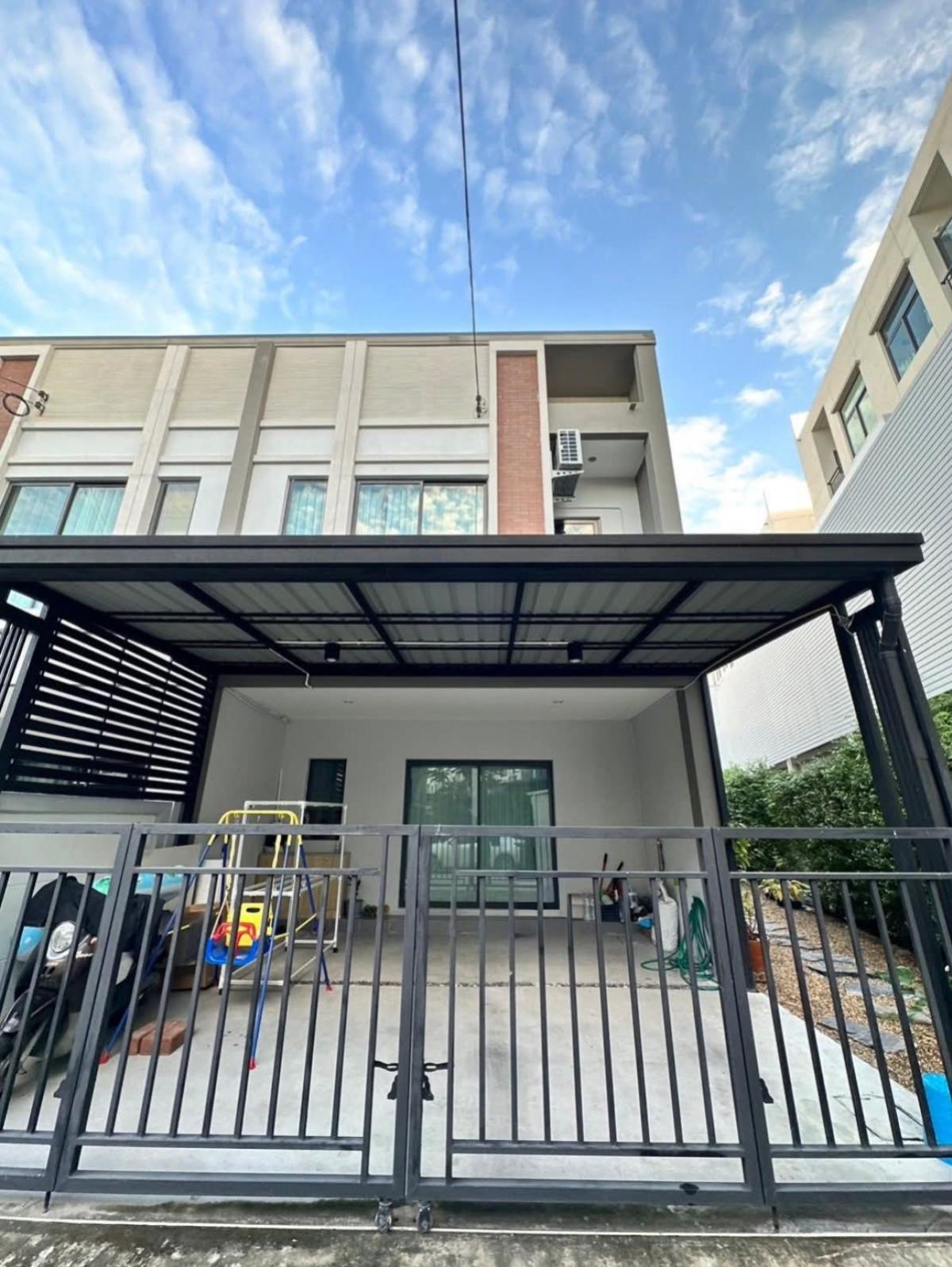 For Sale Townhouse/Townhome  , Verve Phetkasem 81 , corner unit , MRT-Lak Song , Nong Khang Phlu , Nong Khaem , Bangkok , CX-147327