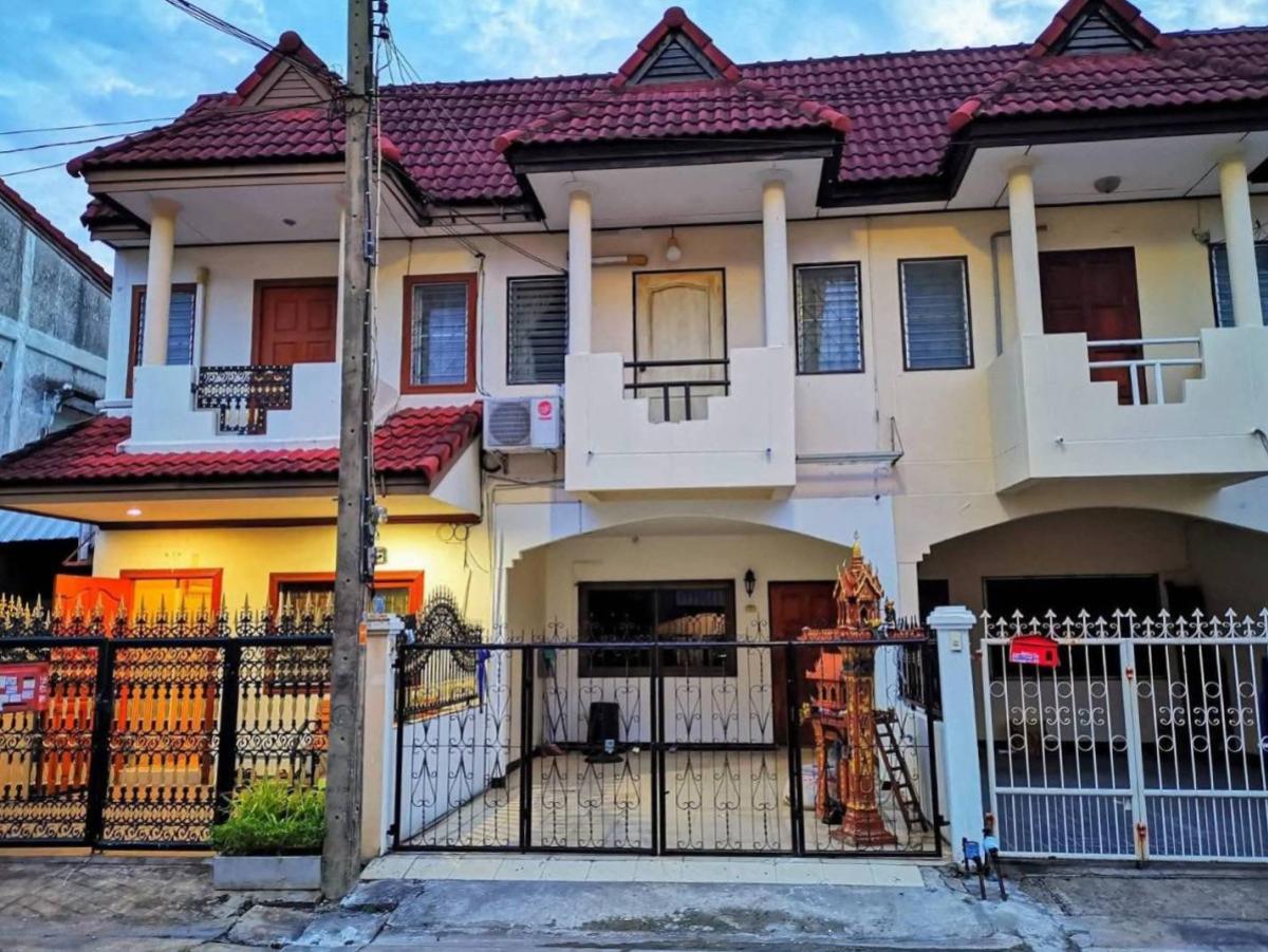 For Sale Townhouse/Townhome , Natthakan Village 4 , Lak Hok , Mueang Pathum Thani , Pathum Thani , CX-147452 For Sale Townhouse/Townhome , Natthakan Village 4 , Lak Hok , Mueang Pathum Thani , Pathum Thani , CX-147452