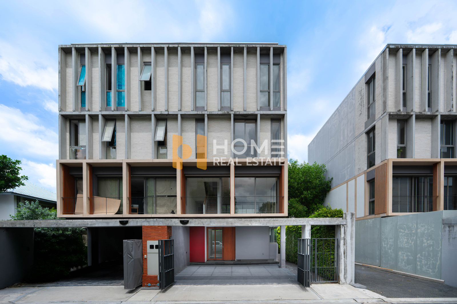 Modern design townhome, corner house, near Ascot 🔥 Thepa Ramkhamhaeng 118 / 3 bedrooms (for sale), Dhepa Ramkhamhaeng 118 / 3 Bedrooms (FOR SALE) BZD147