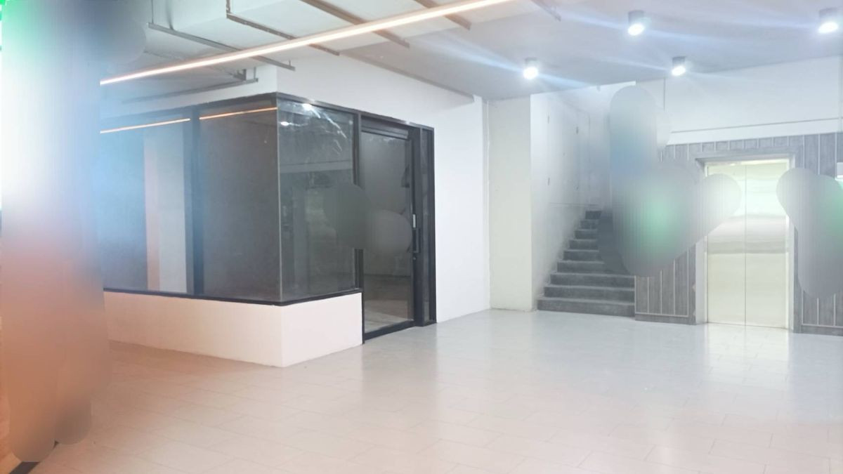 Asoke: Space for rent, suitable for a restaurant or cafe, 58.52 sq m (food and beverage only). Asoke: Space for rent, suitable for a restaurant or cafe, 58.52 sq m (food and beverage only).
