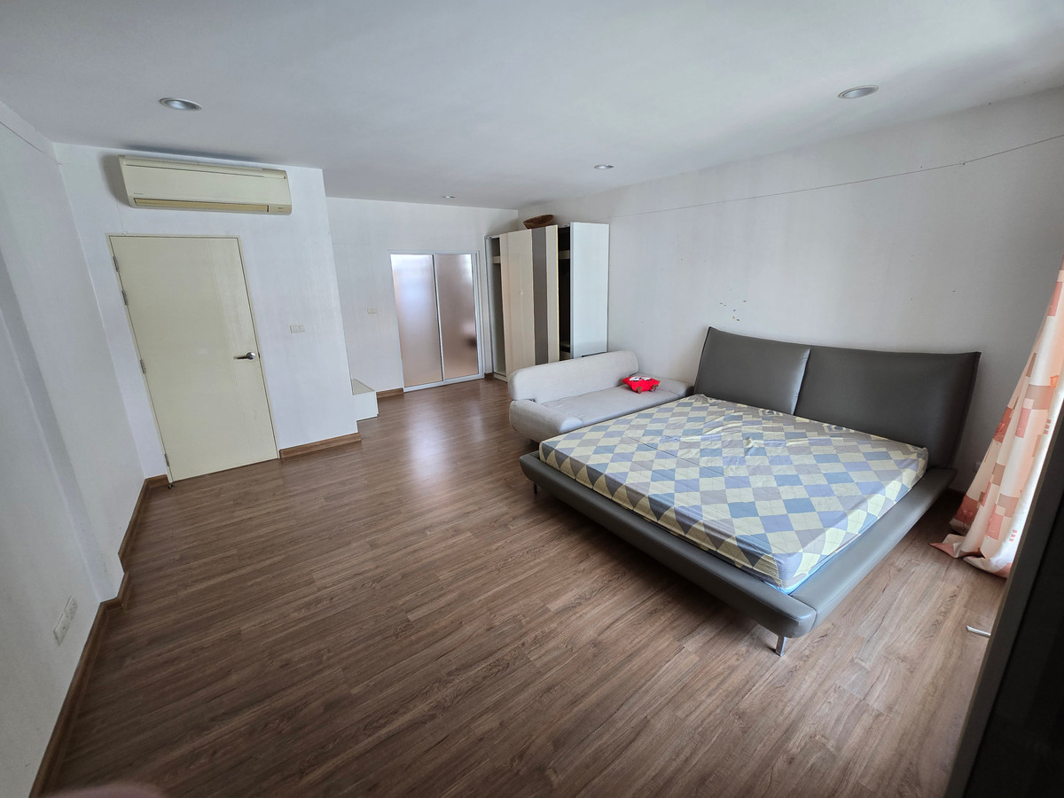 For rent, best price, Baan Klang Muang Sathorn Taksin 2, near BTS Wutthakat, 3-story townhome, good location near the BTS. Quick response 064-974-2441 – รูปที่ 2