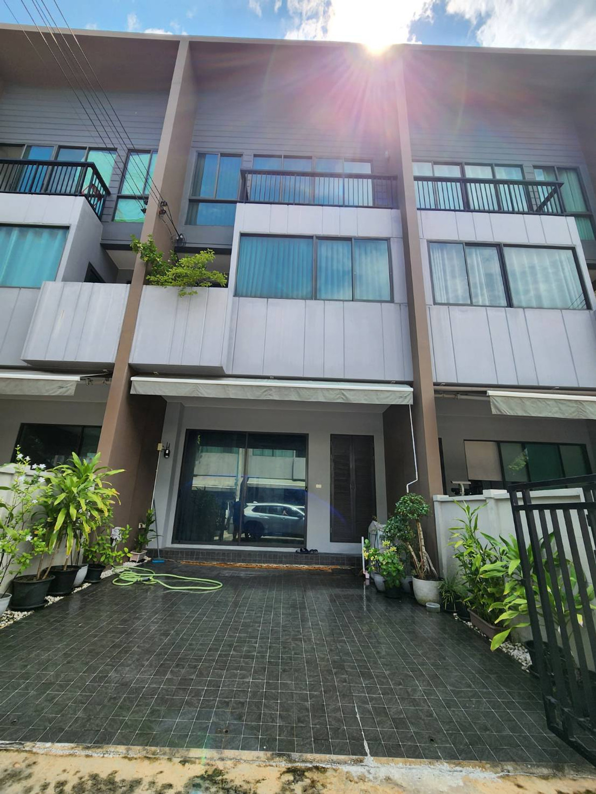 ขาย  Baan Klang Muang Rama9 - Krungthepkreetha 3 ห้องนอน 18.10 ตร.วา 