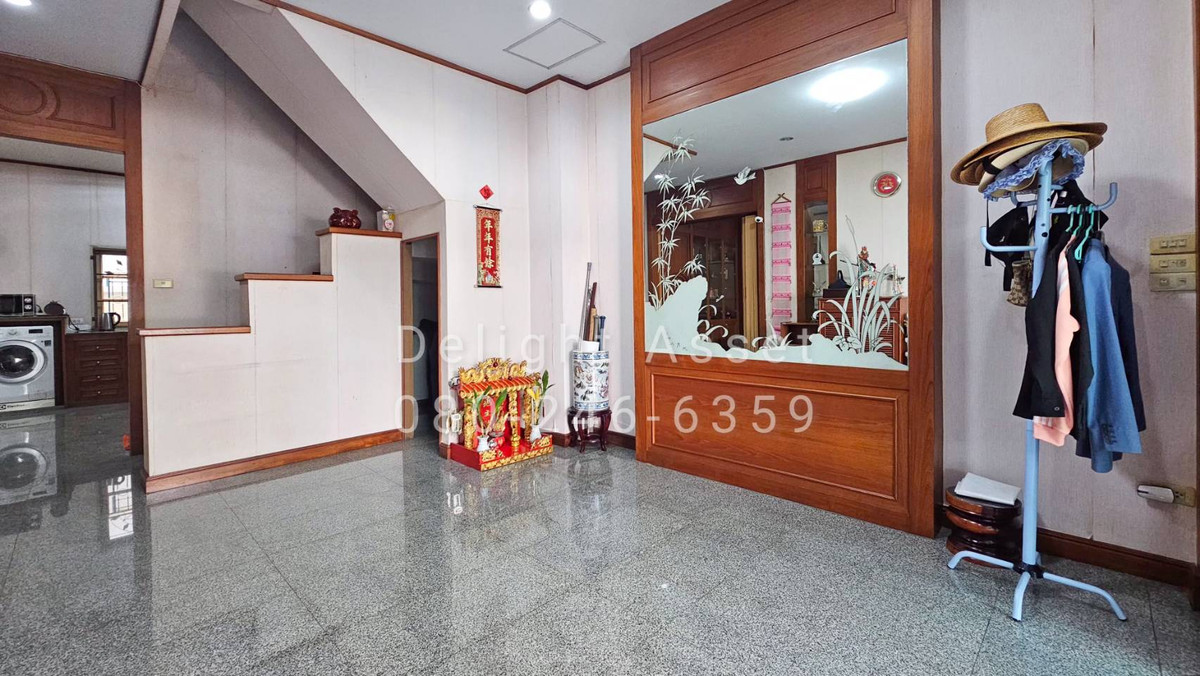 For Sale! 3 Storey Townhome in Ketnuti Chermine Village (Lat Phrao 87), Next to CDC!! 34 Sq. wa, 250 Sqm 6 Bedrooms 5 Bathrooms 4 Parking lot – รูปที่ 2