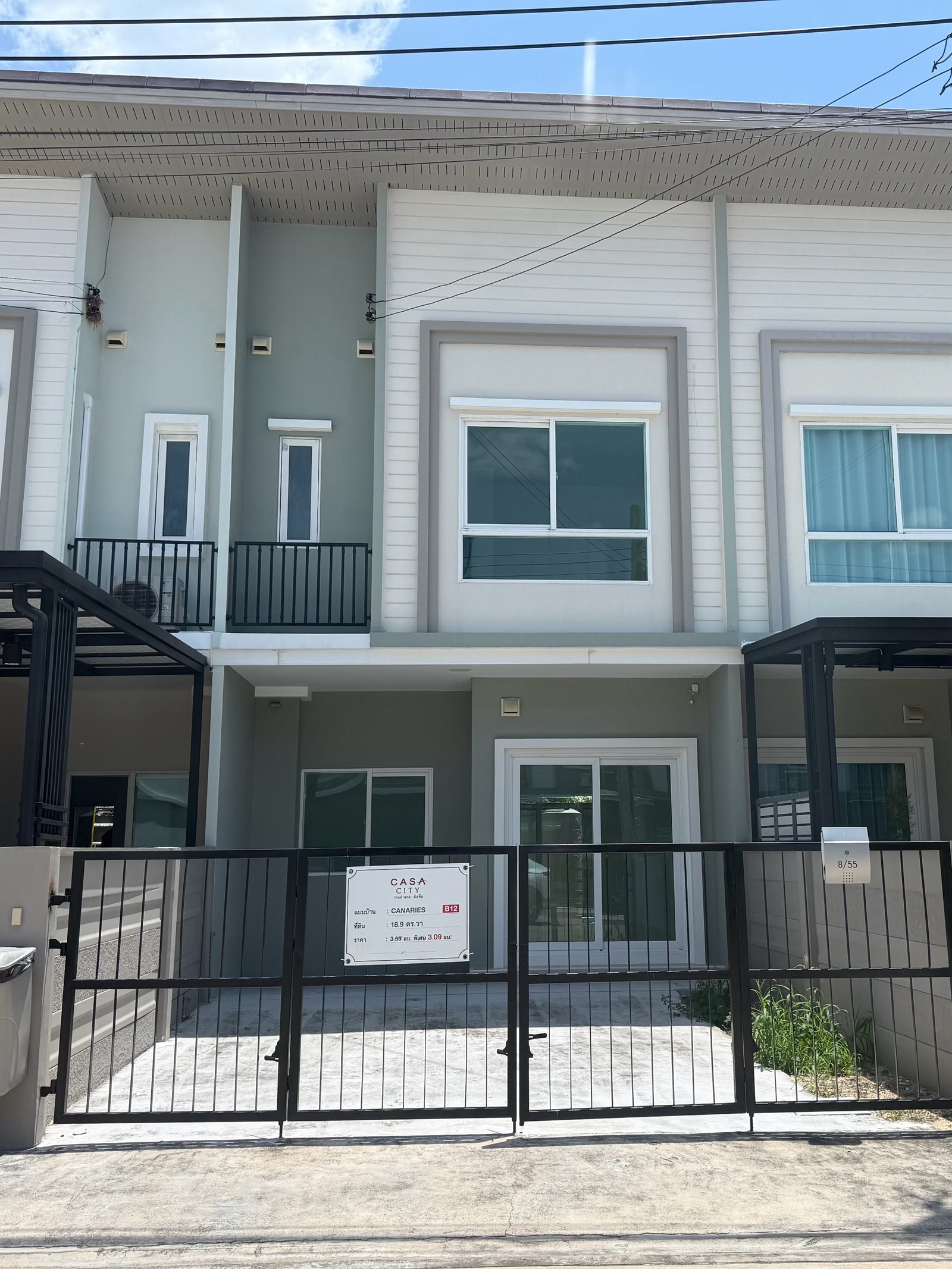 New 2-story townhome, Casa City Ramkhamhaeng-Mistine project. Beautiful plot, good location