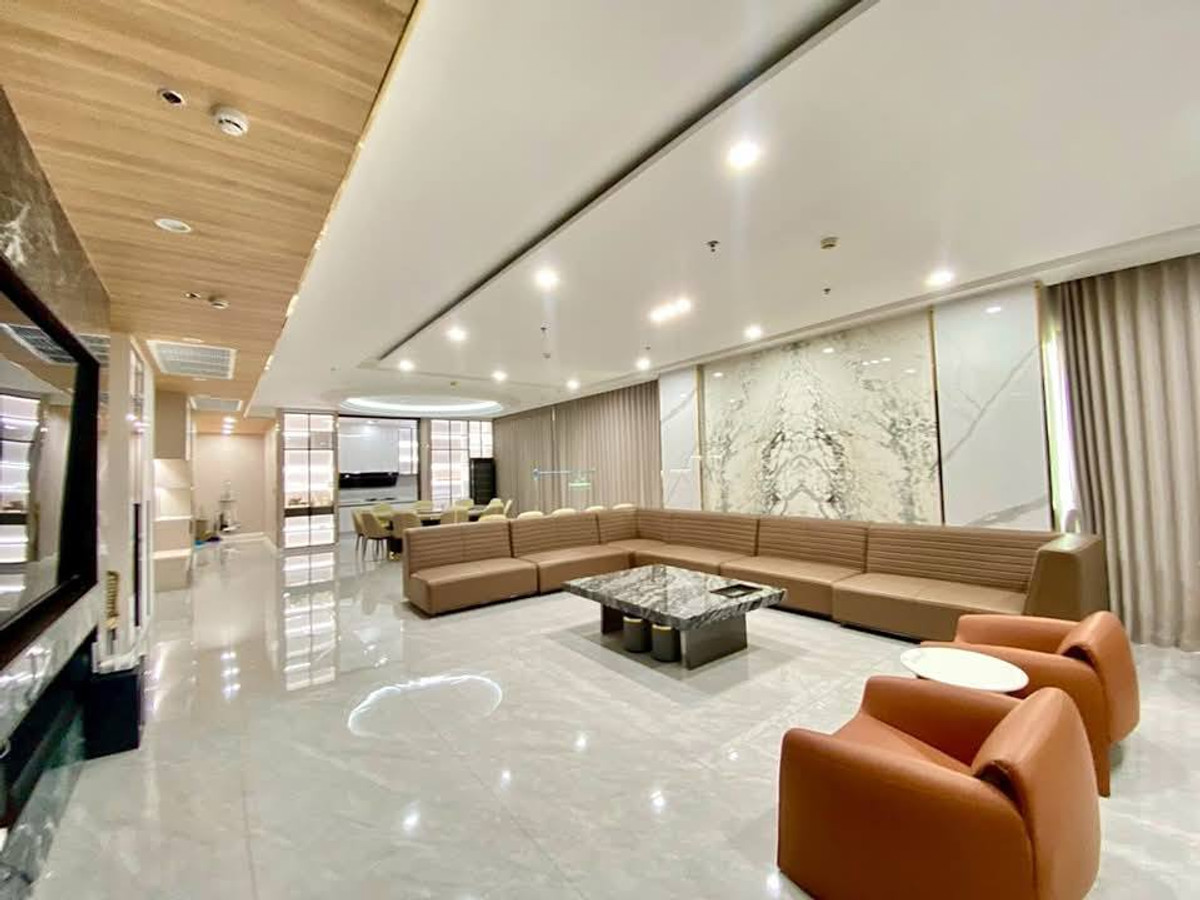 PFD-08074 For rent, luxury penthouse Supalai Oriental Sukhumvit 39, 6 bedrooms, near BTS Phrom Phong.