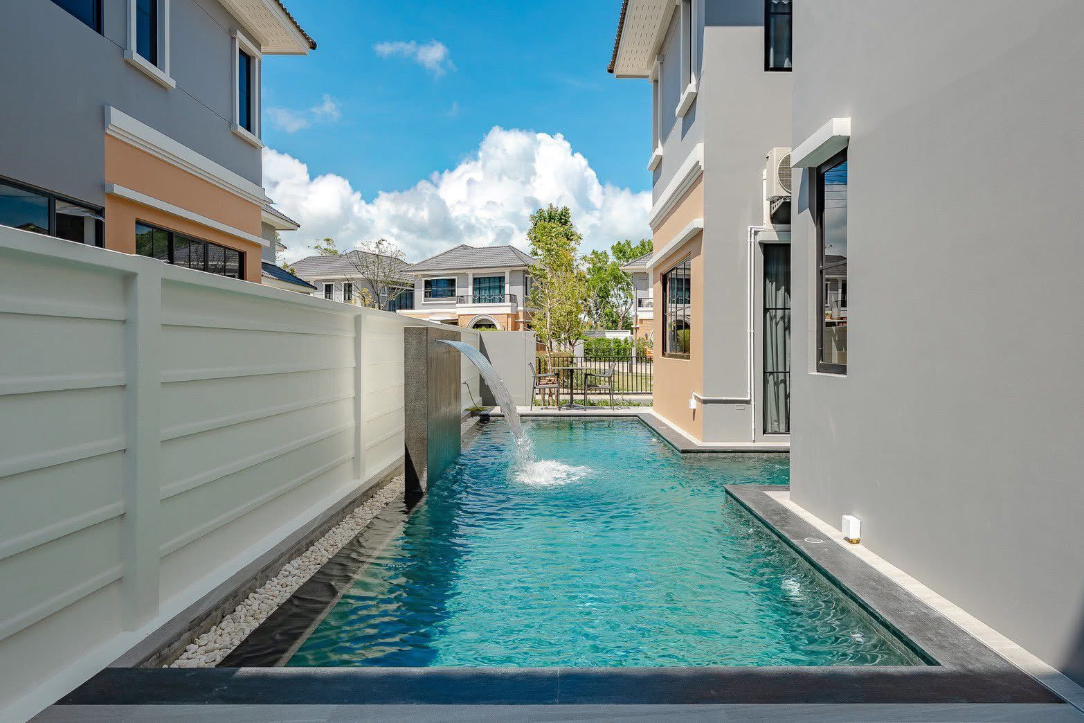 🌴FOR RENT🌴 Luxury 4-Bed English Style House with Pool at Crown Estate (Dulwich Rd), Next to British International School Phuket – Ready to Move In  – รูปที่ 3