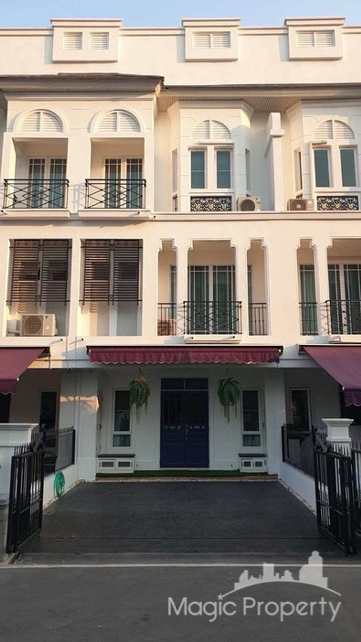 Townhouse 3 Bedroom for Rent in Leon Sukhumvit 62, Soi Samphop Narumit (Soi Sukhumvit 62), Phra Khanong Tai, Phra Khanong, Bangkok Townhouse 3 Bedroom for Rent in Leon Sukhumvit 62, Soi Samphop Narumit (Soi Sukhumvit 62), Phra Khanong Tai, Phra Khanong, Bangkok