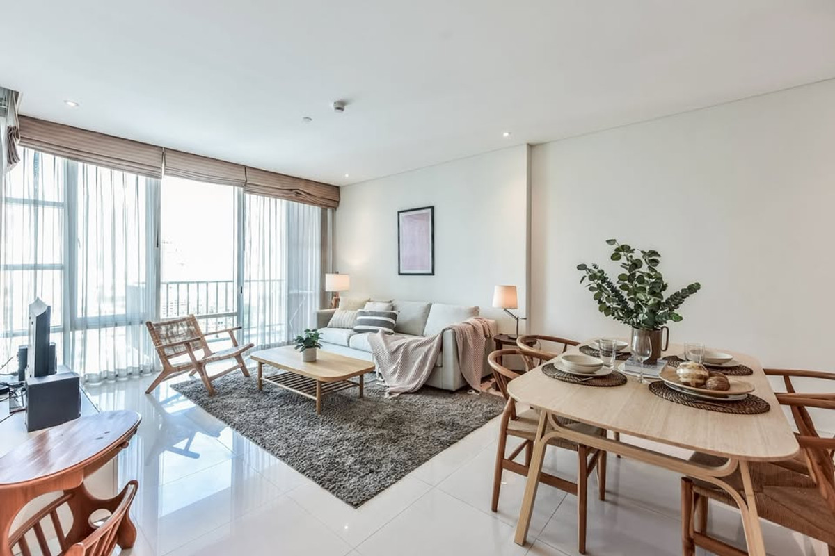 Fullerton Sukhumvit for rent 95.98 sqm 2 beds 2 bath 78,000 per month Fullerton Sukhumvit for rent 95.98 sqm 2 beds 2 bath 78,000 per month